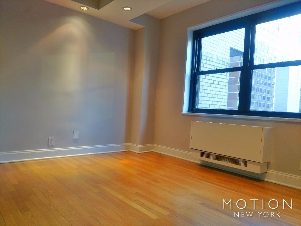 East 47th St Penthouse - Photo 6