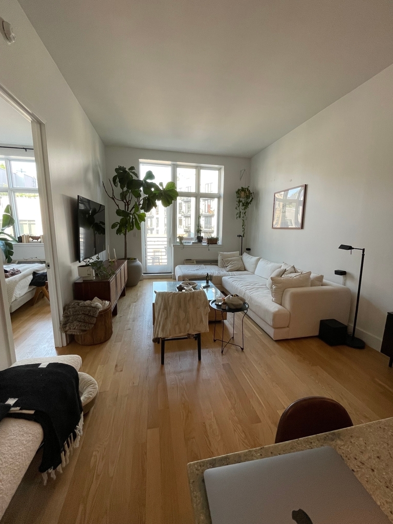 156 Hope Street - Photo 0