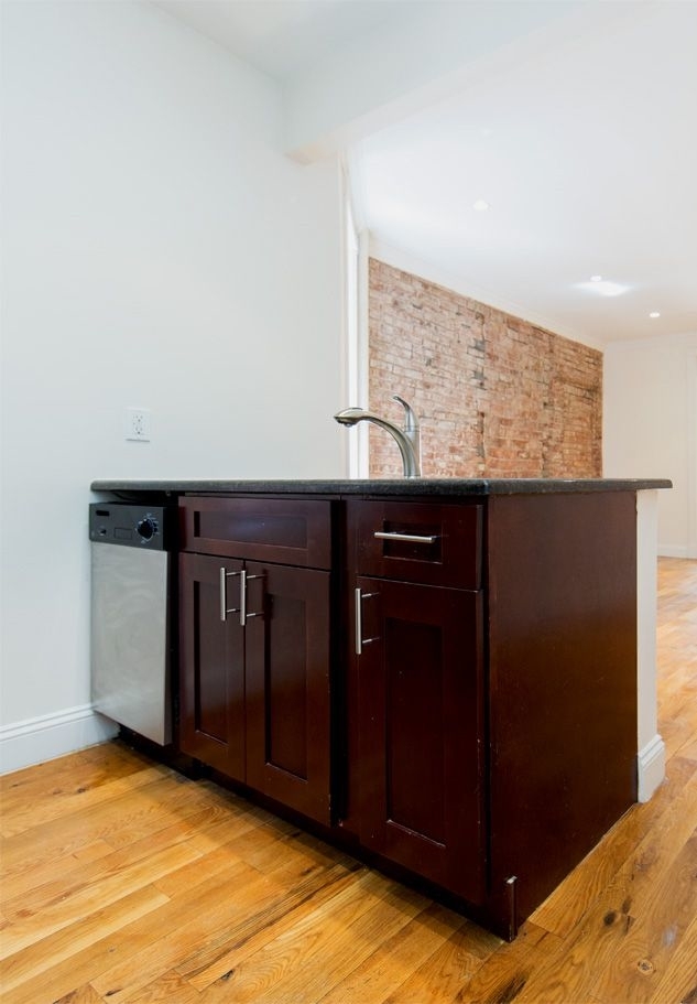 332 east 71st street - Photo 1