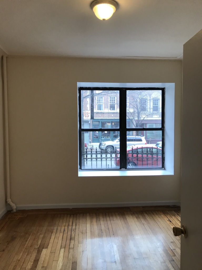 203 Underhill Ave. Apt 1f - Photo 1