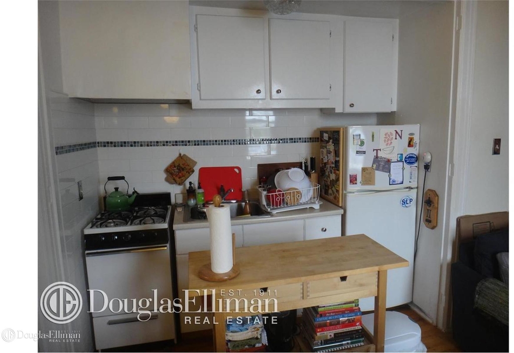 357 Sterling Pl - Photo 6