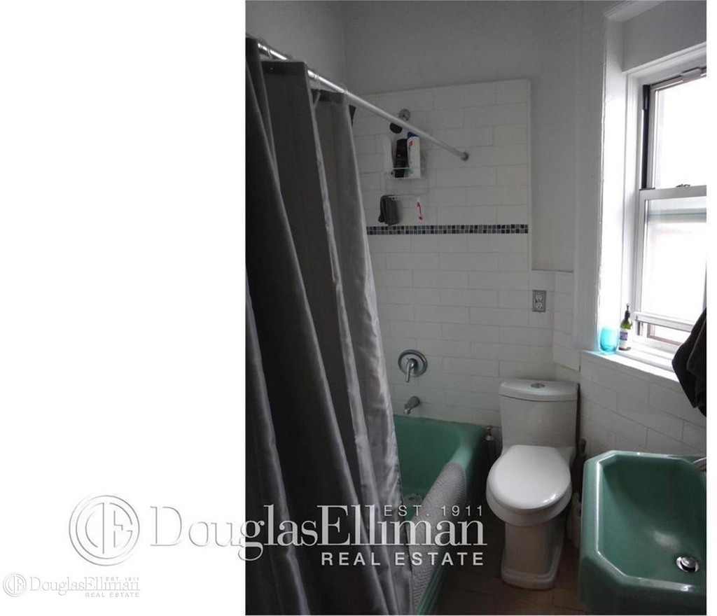 357 Sterling Pl - Photo 7