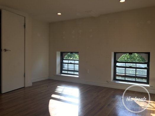 1358 Hancock Street - Photo 10