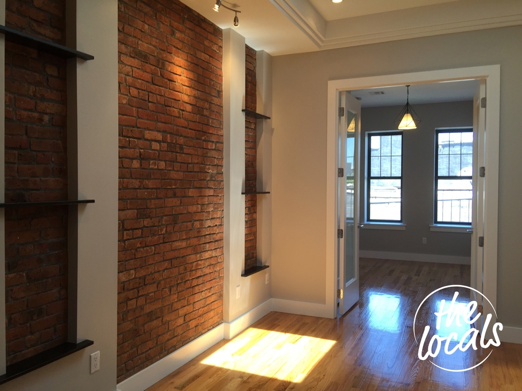 235 Wyckoff Avenue - Photo 8