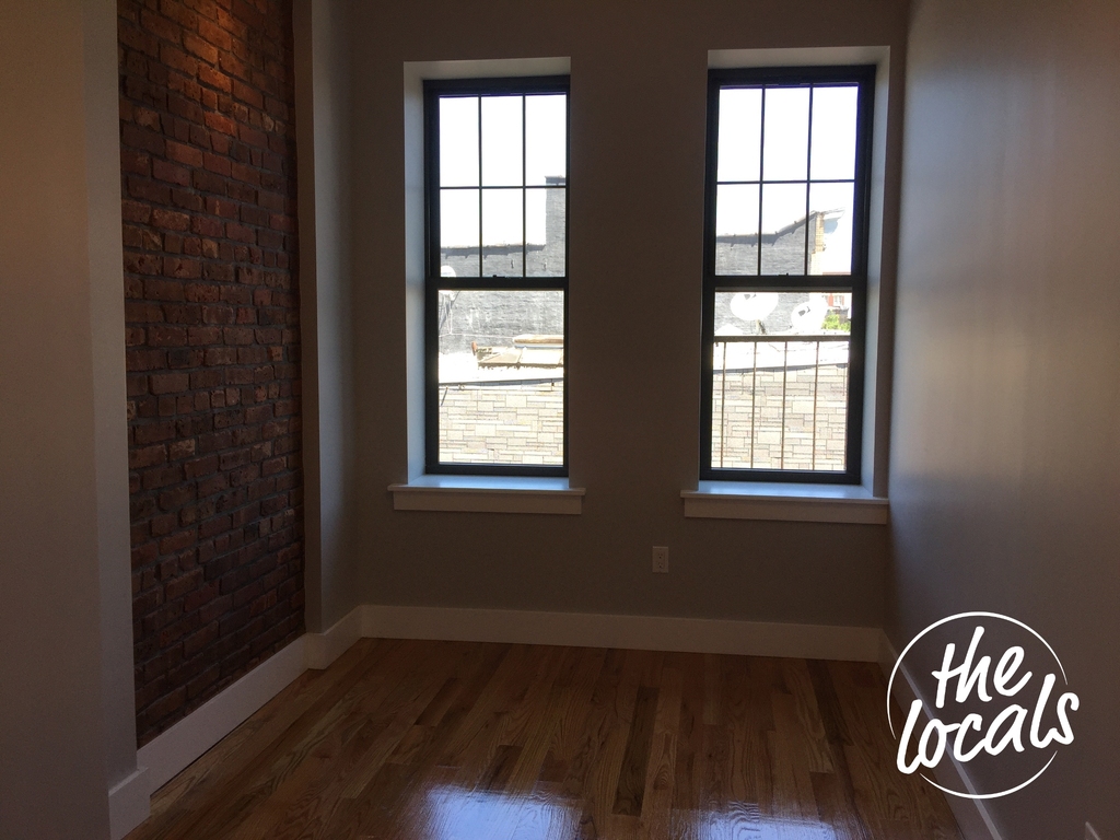 235 Wyckoff Avenue - Photo 10