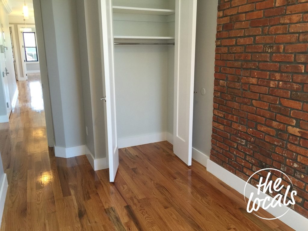 235 Wyckoff Ave - Photo 10