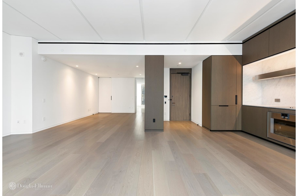 100 East 53rd St - Photo 1