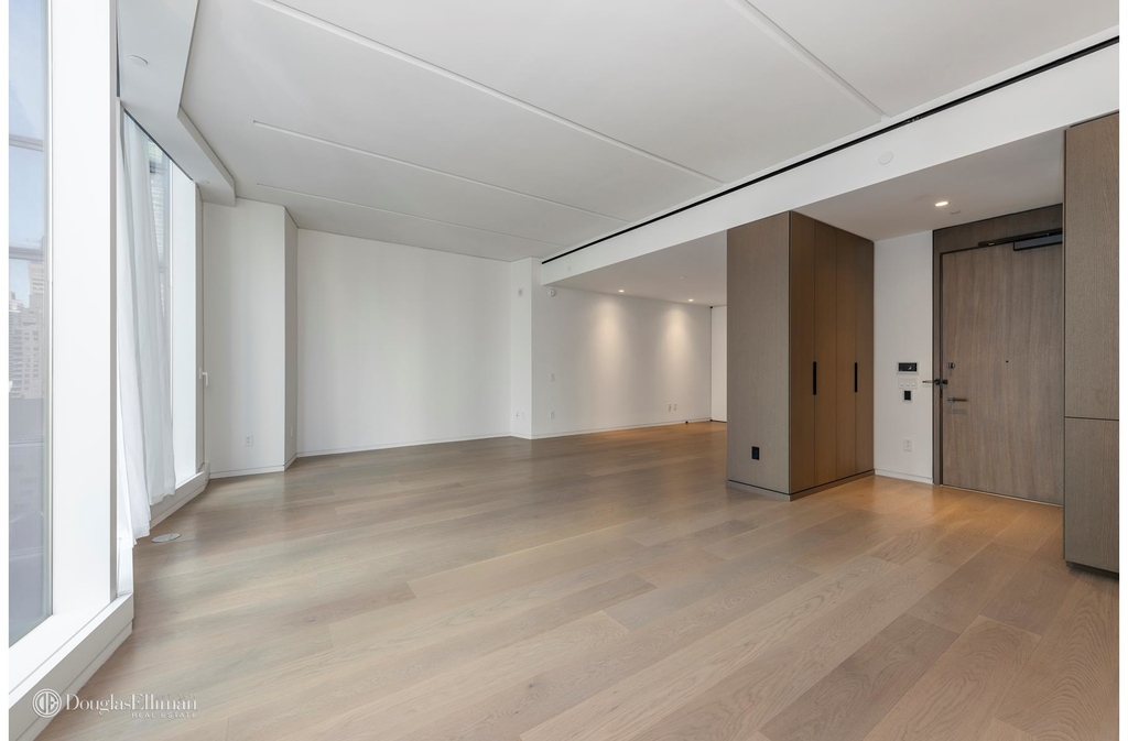 100 East 53rd St - Photo 3