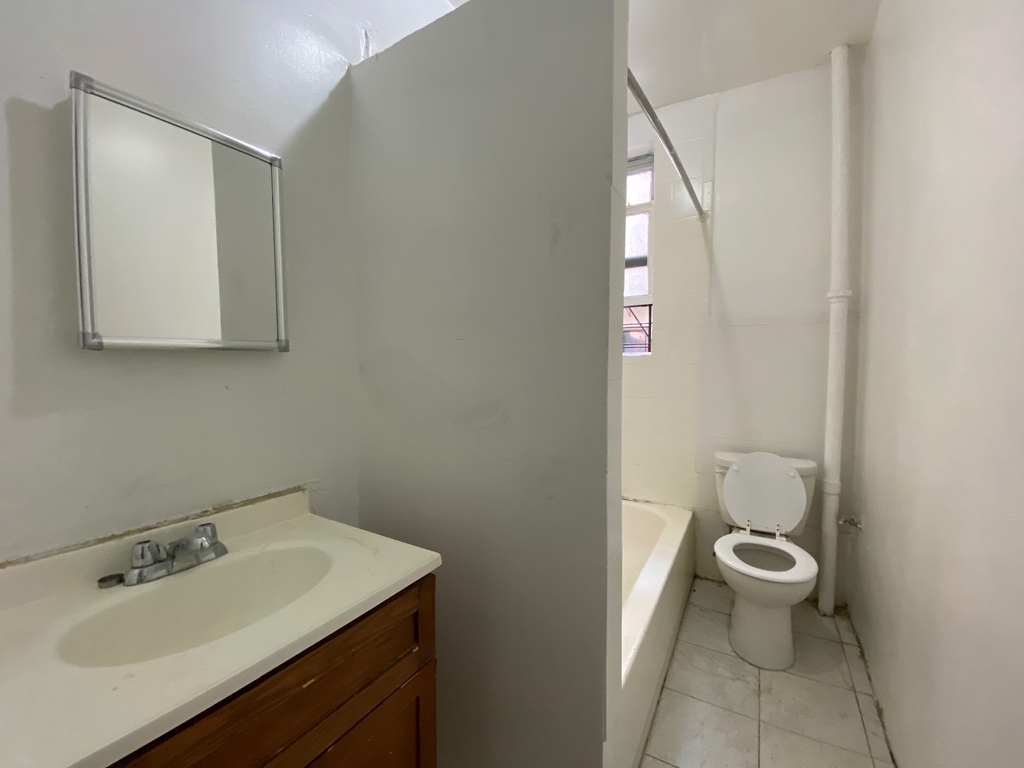 401 East 21st Street - Photo 2