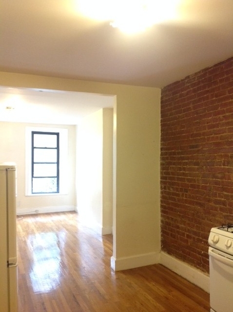 401 East 62nd Street - Photo 2