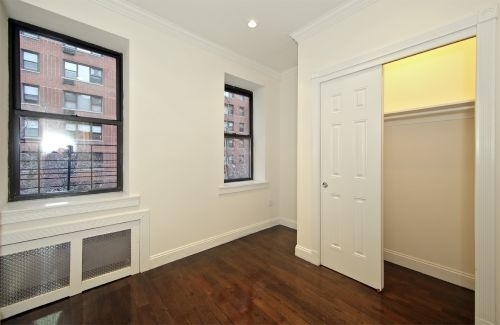 East 55th Street - Photo 5