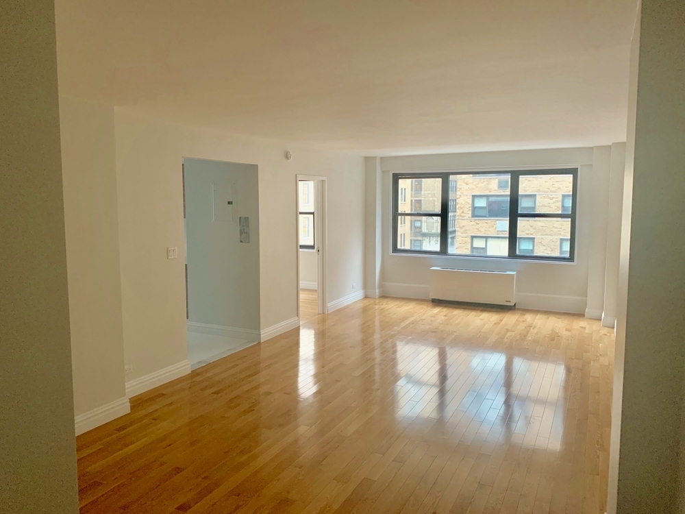 141 East 33rd Street - Photo 1