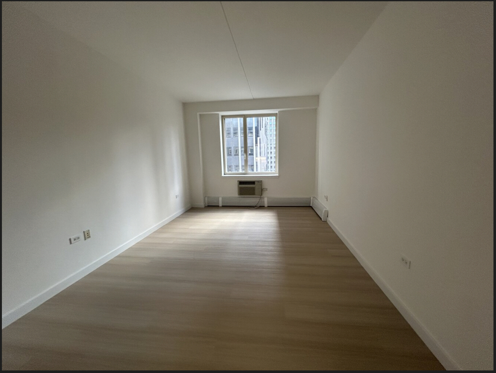 Reade Street - Photo 2