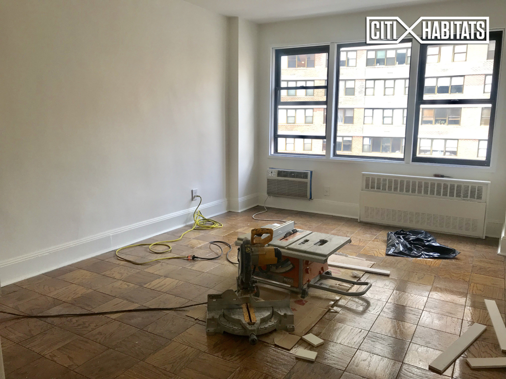 236 East 36th Street - Photo 3