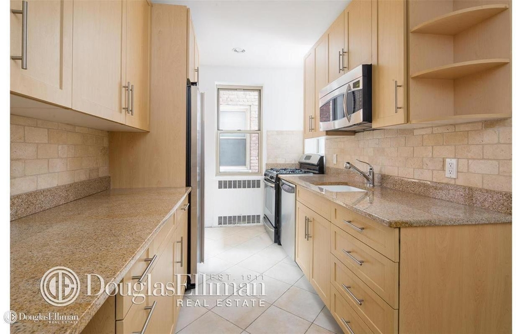 330 East 53rd Street - Photo 0