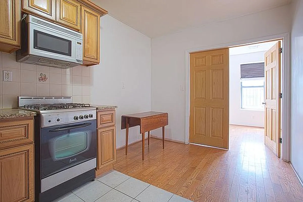 155 East 108th Street - Photo 4