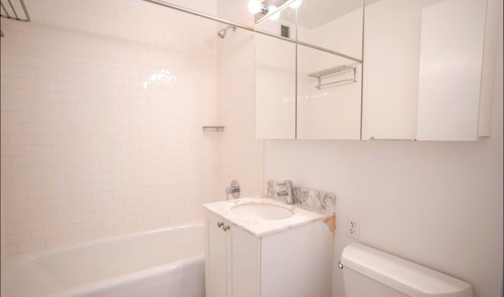 505 W 37th Street - Photo 6