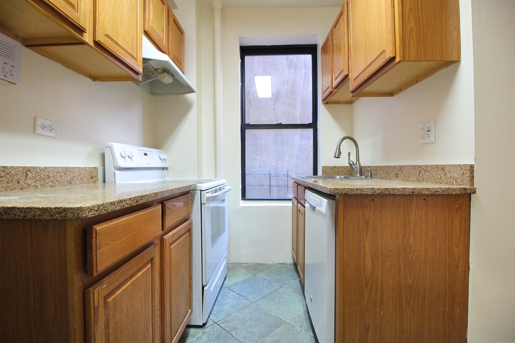 77 W 104th St - Photo 5