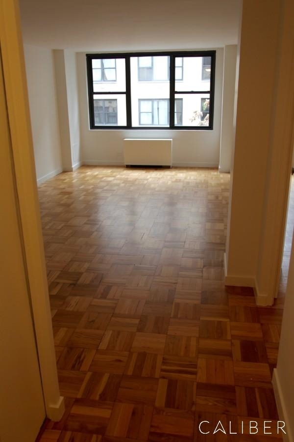 East 49th Street - Photo 1