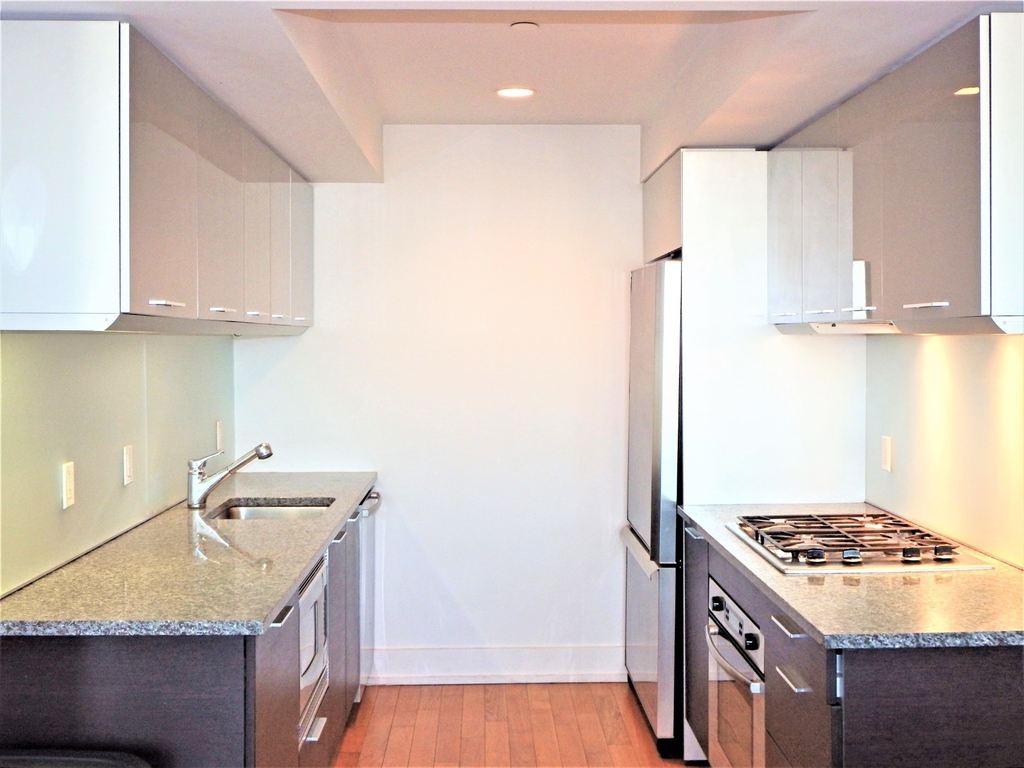 350 W 42nd St. - Photo 3