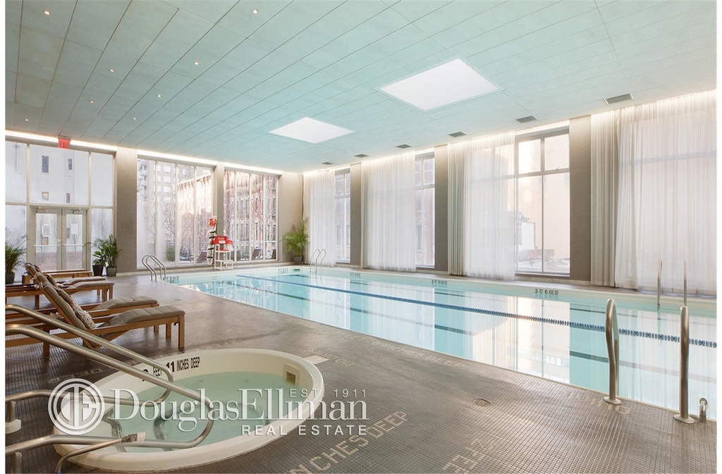 515 East 72nd St - Photo 8