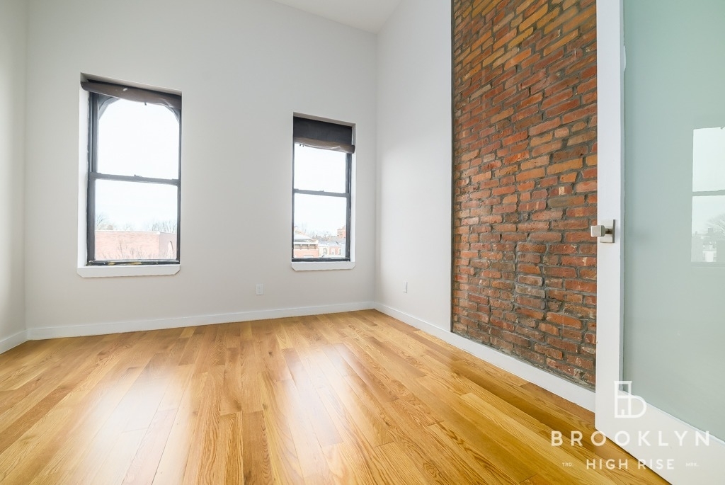 708 Hancock St  - Photo 3