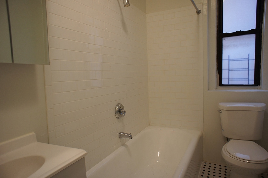 2160 Holland Avenue - Photo 6