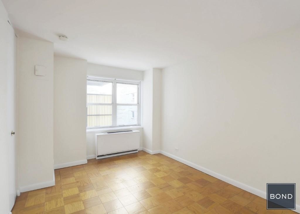 1470 First Avenue - Photo 3