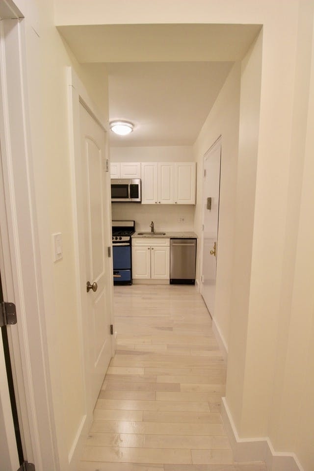 165 East 19th Street - Photo 1