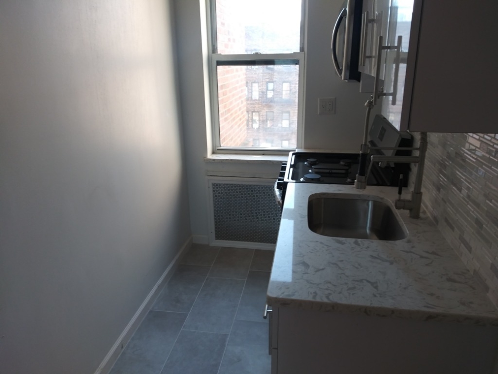 415 East 17th St - Photo 9