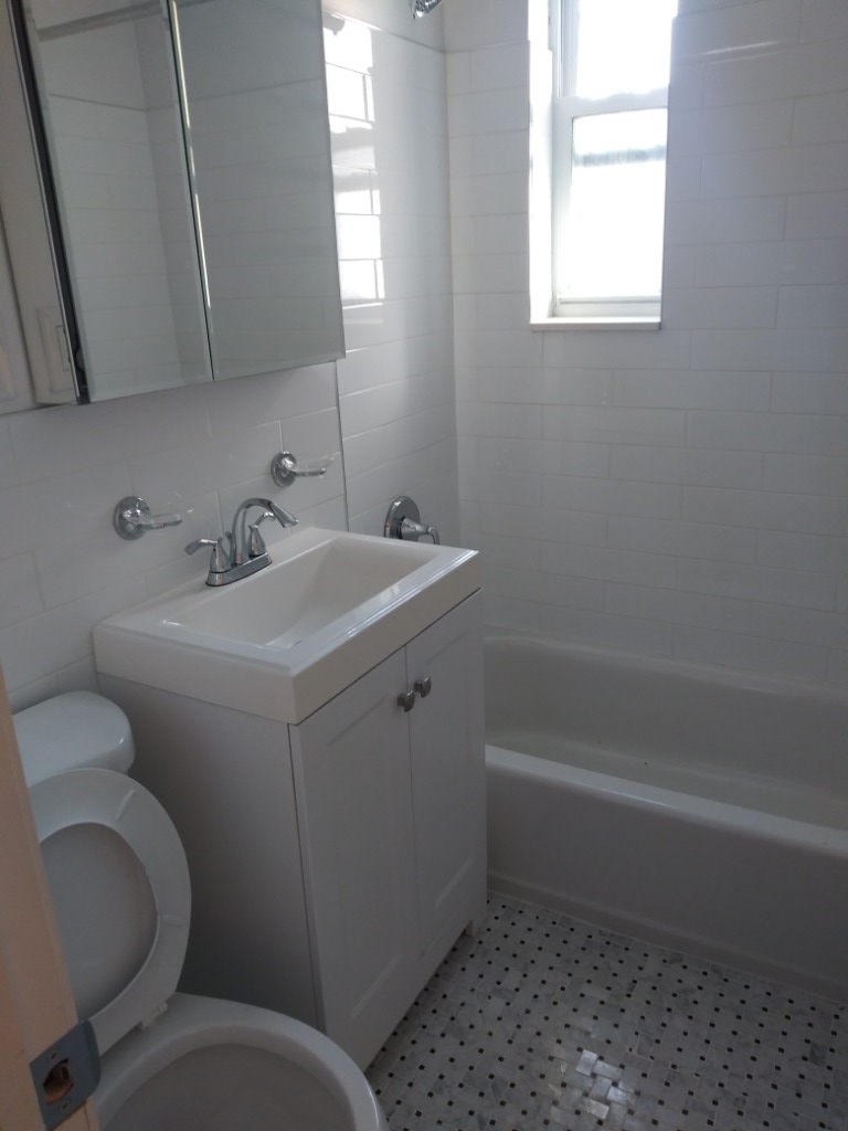 415 East 17th St - Photo 11