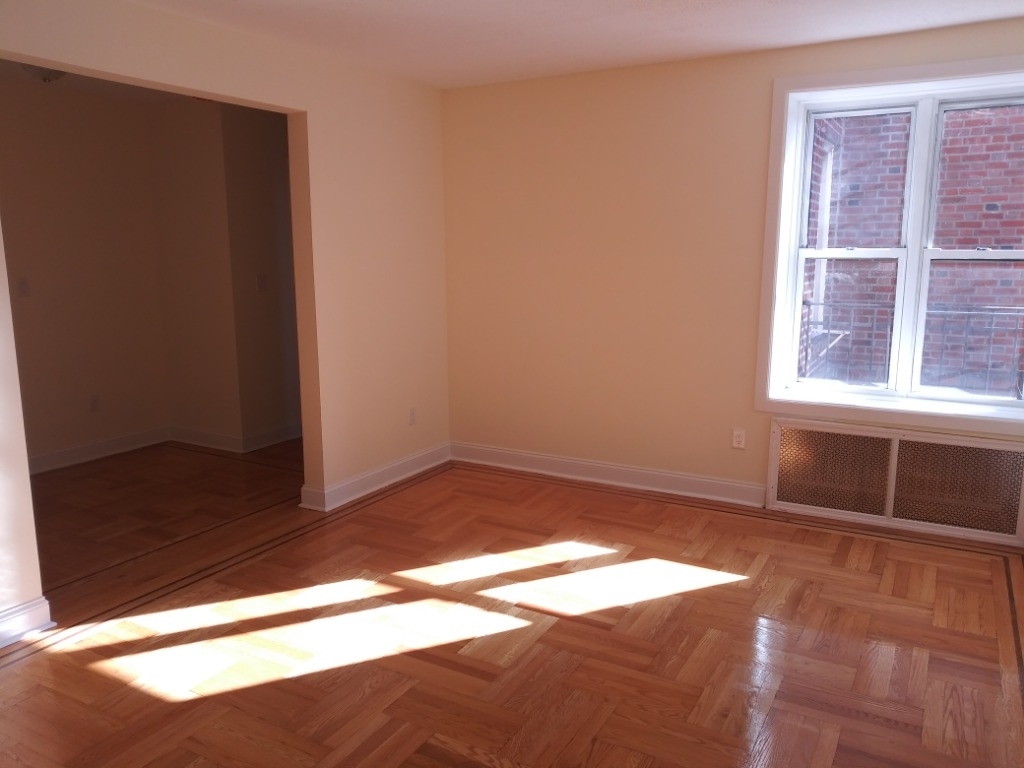 415 East 17th St - Photo 1