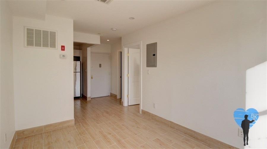 626 Greene Ave - Photo 4