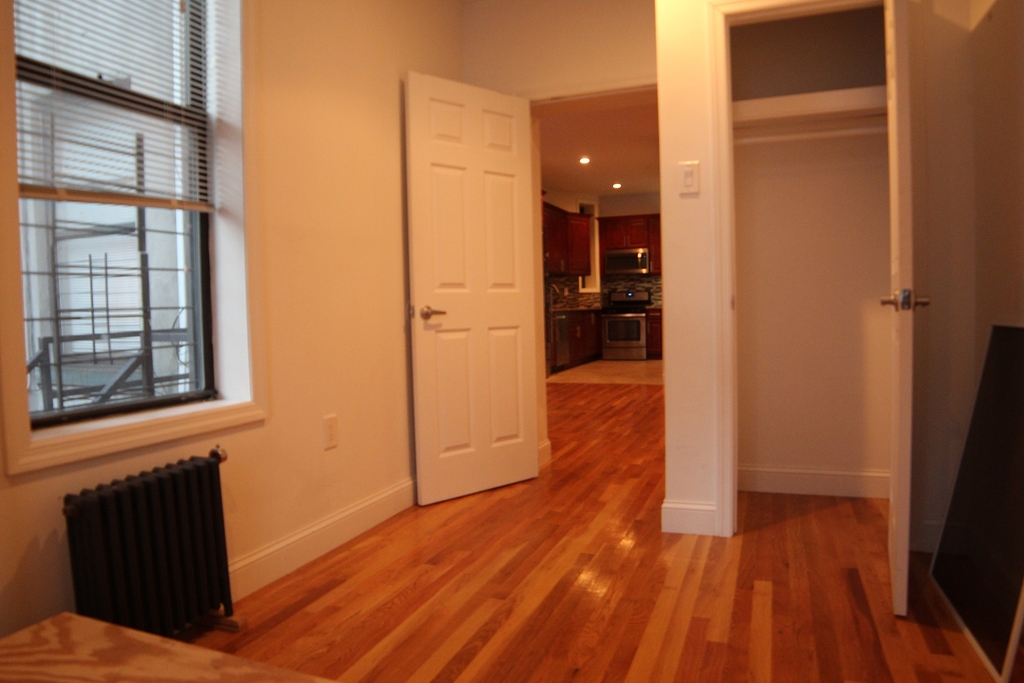 346 Gates Avenue - Photo 6