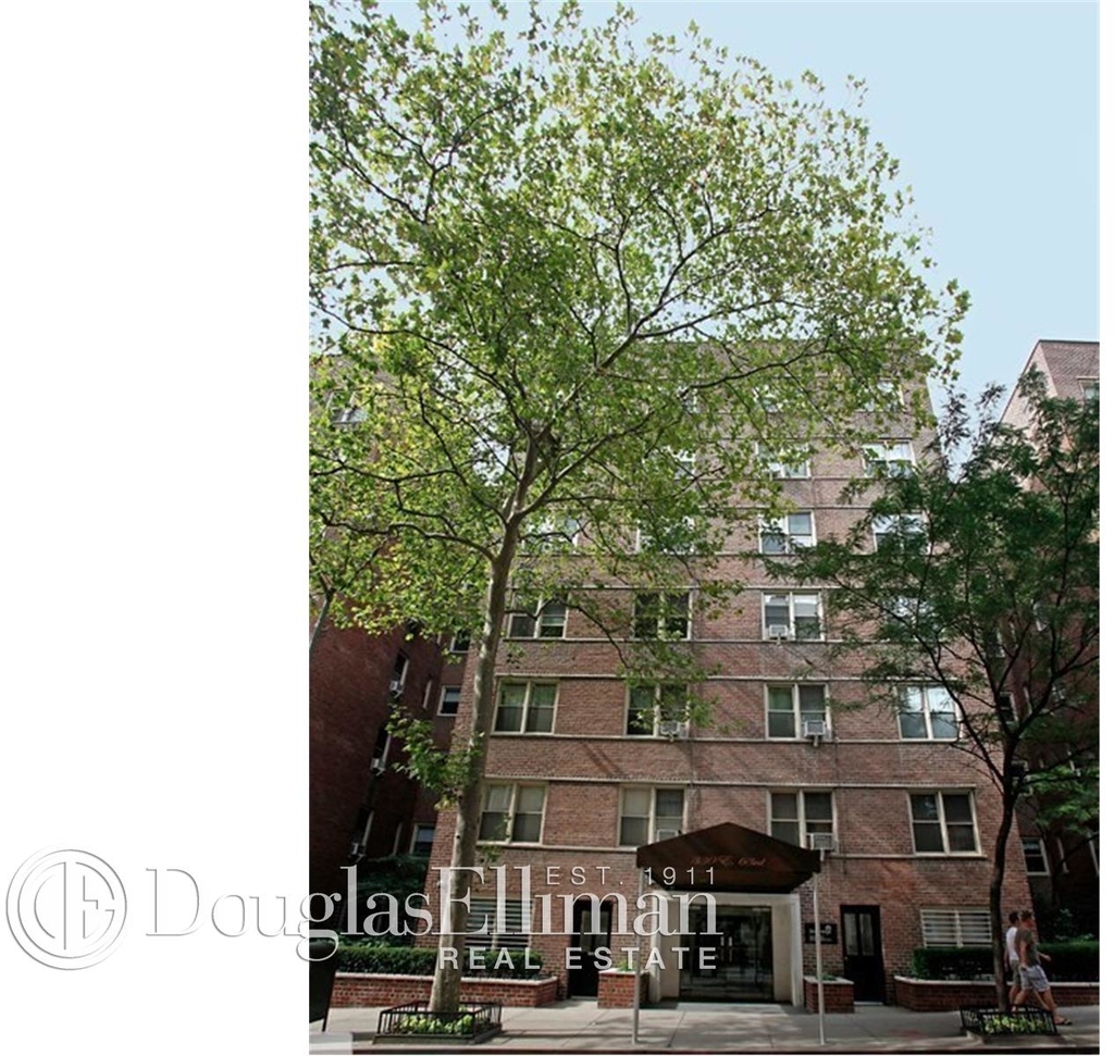 330 East 63rd St - Photo 5