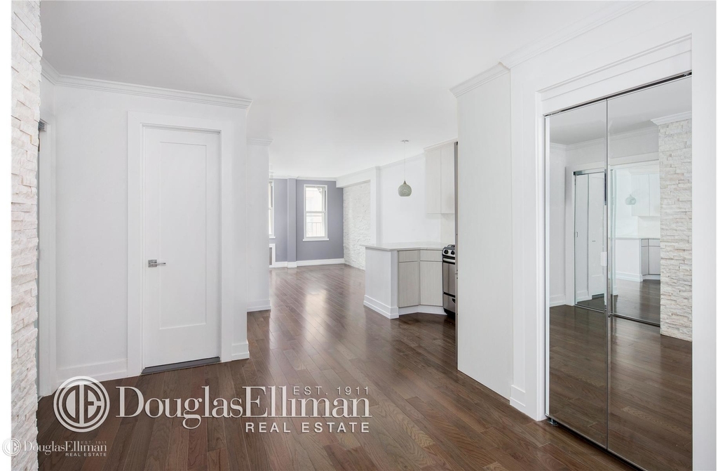 330 East 63rd St - Photo 3