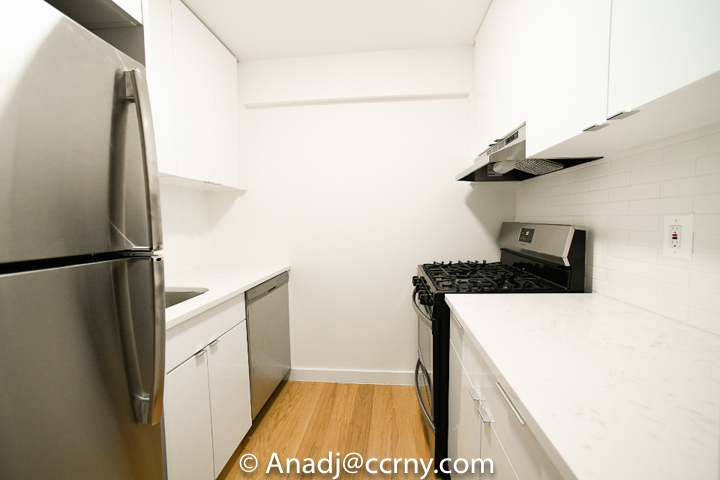 13-25 Astor Place - Photo 2