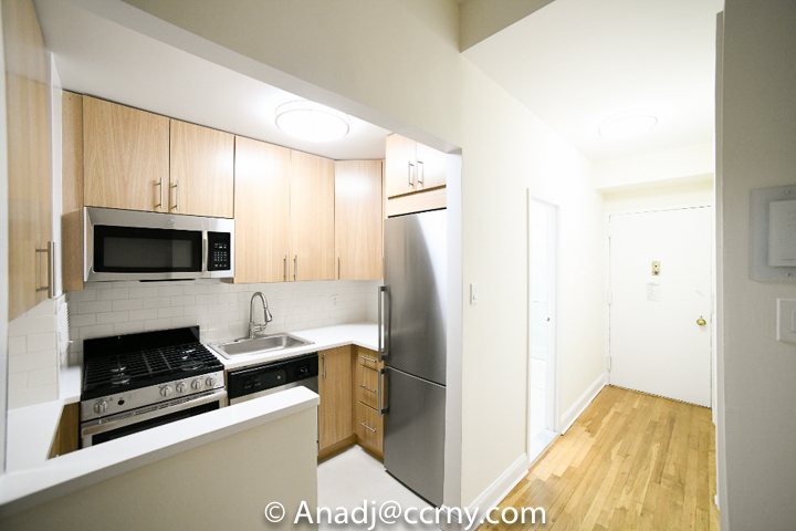 13-25 Astor Place - Photo 3