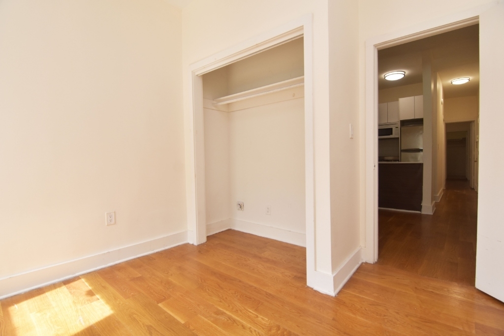 932 Amsterdam Avenue - Photo 3