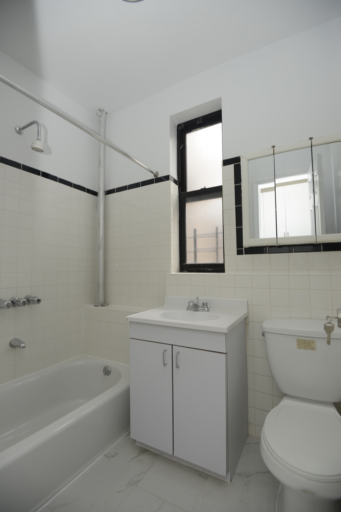 574 W 176th St - Photo 2