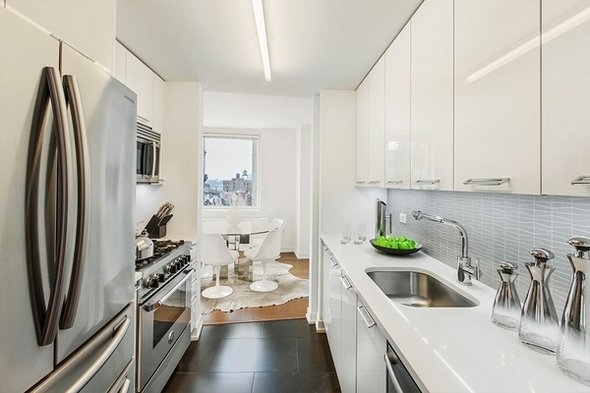 227 W 77th St - Photo 3