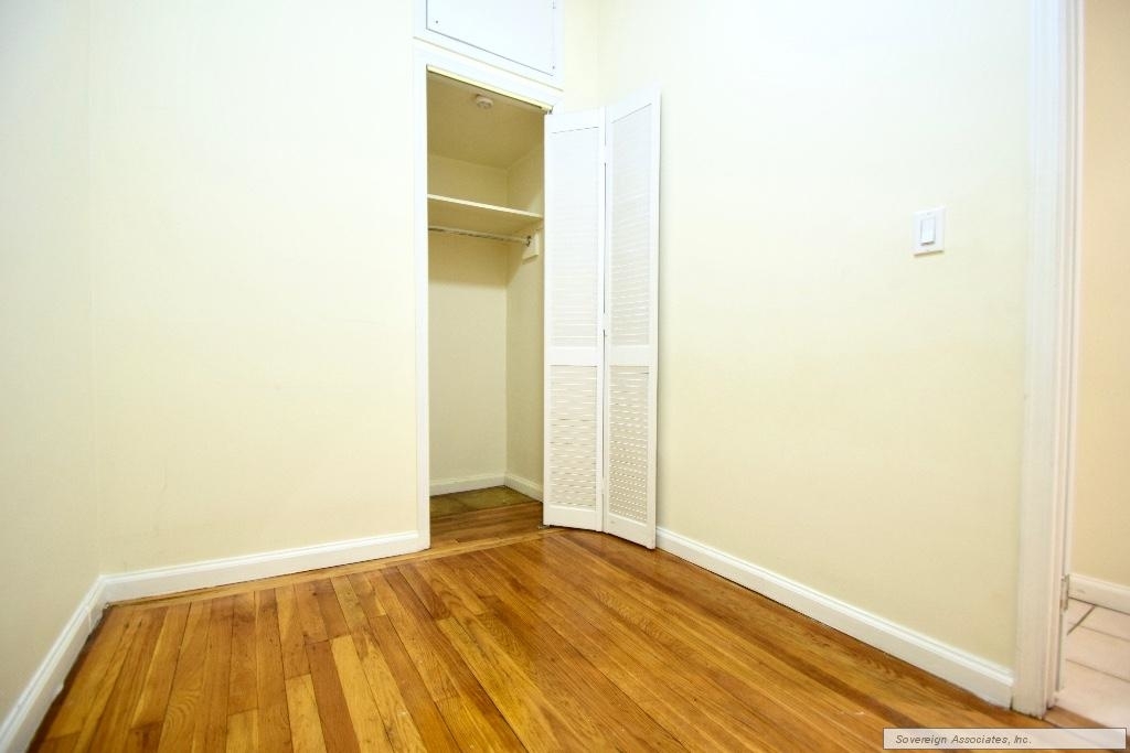 328 West 47th Street - Photo 5