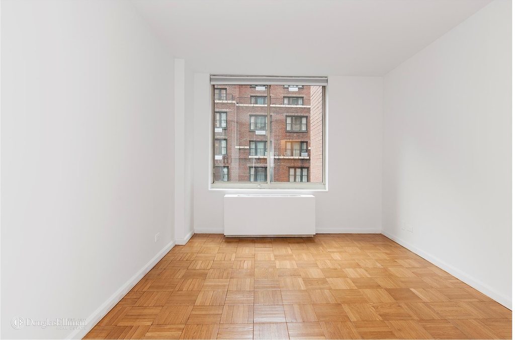 145 East 48th St - Photo 4