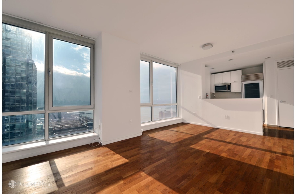 635 West 42nd St - Photo 0