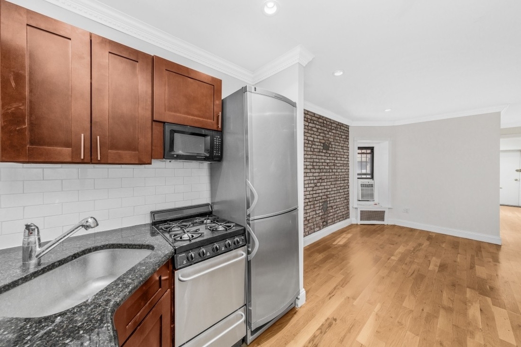 443 East 78th Street - Photo 2