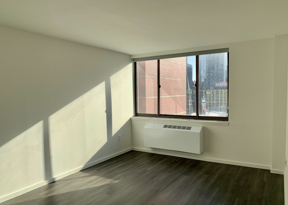 520 W 43rd Street  - Photo 5