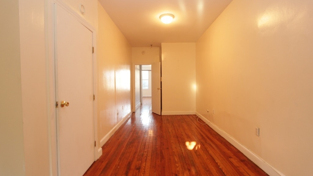 61 Morgan Ave - Photo 2