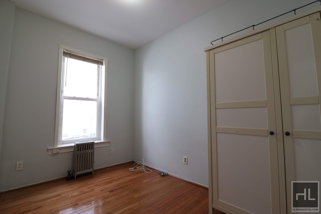 42-13 23 Avenue - Photo 2