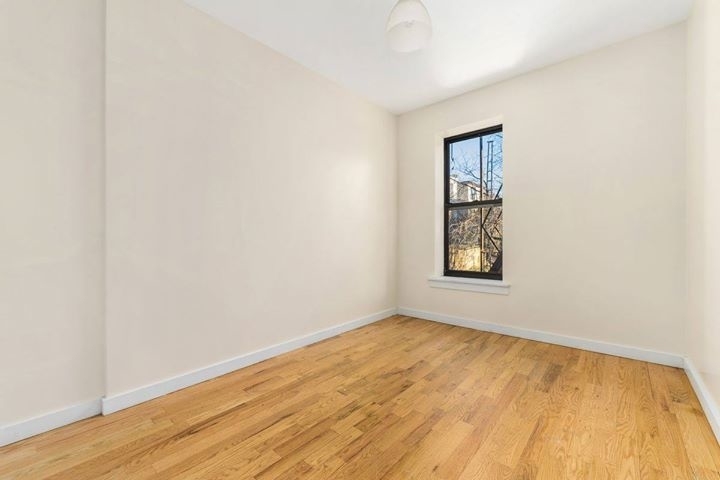 1224 Hancock St - Photo 0