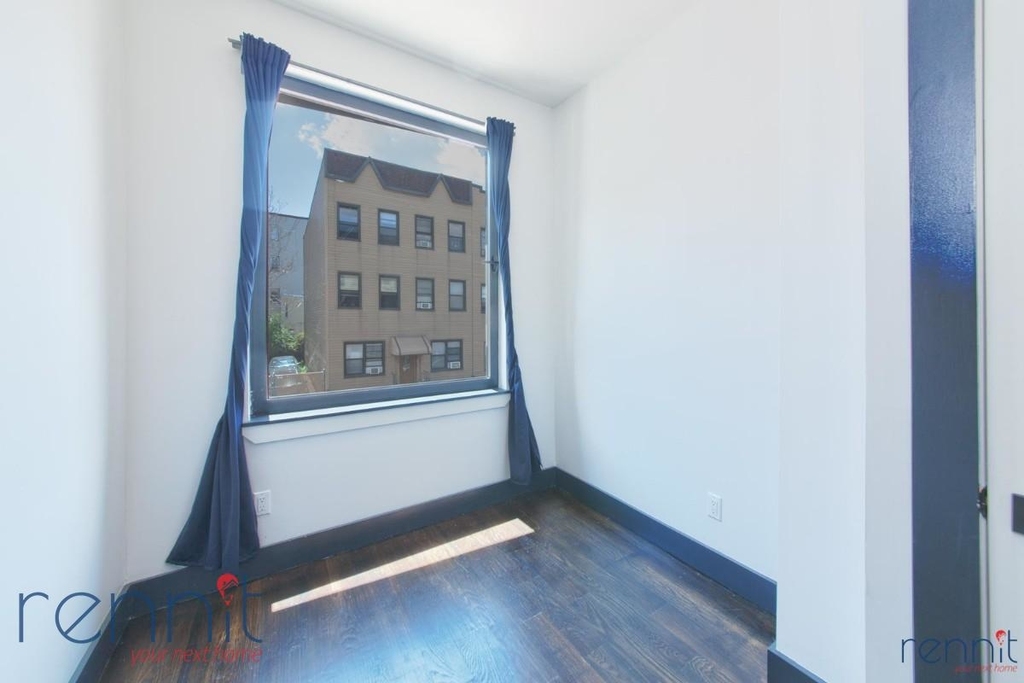 241 Devoe Street - Photo 4